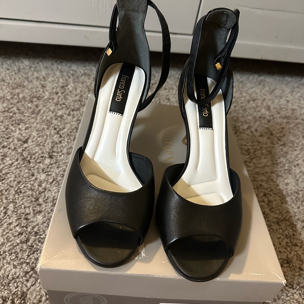 L- Rosie Black with box 8 1/2 M- Franco Sarto